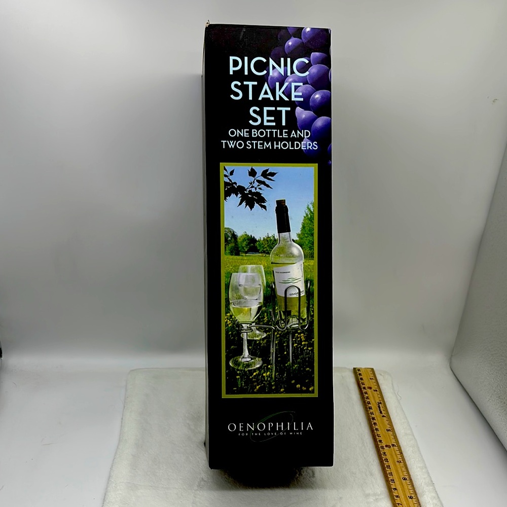 OENOPHILIA PICNIC STAKE SET (one bottle & two stem holders)